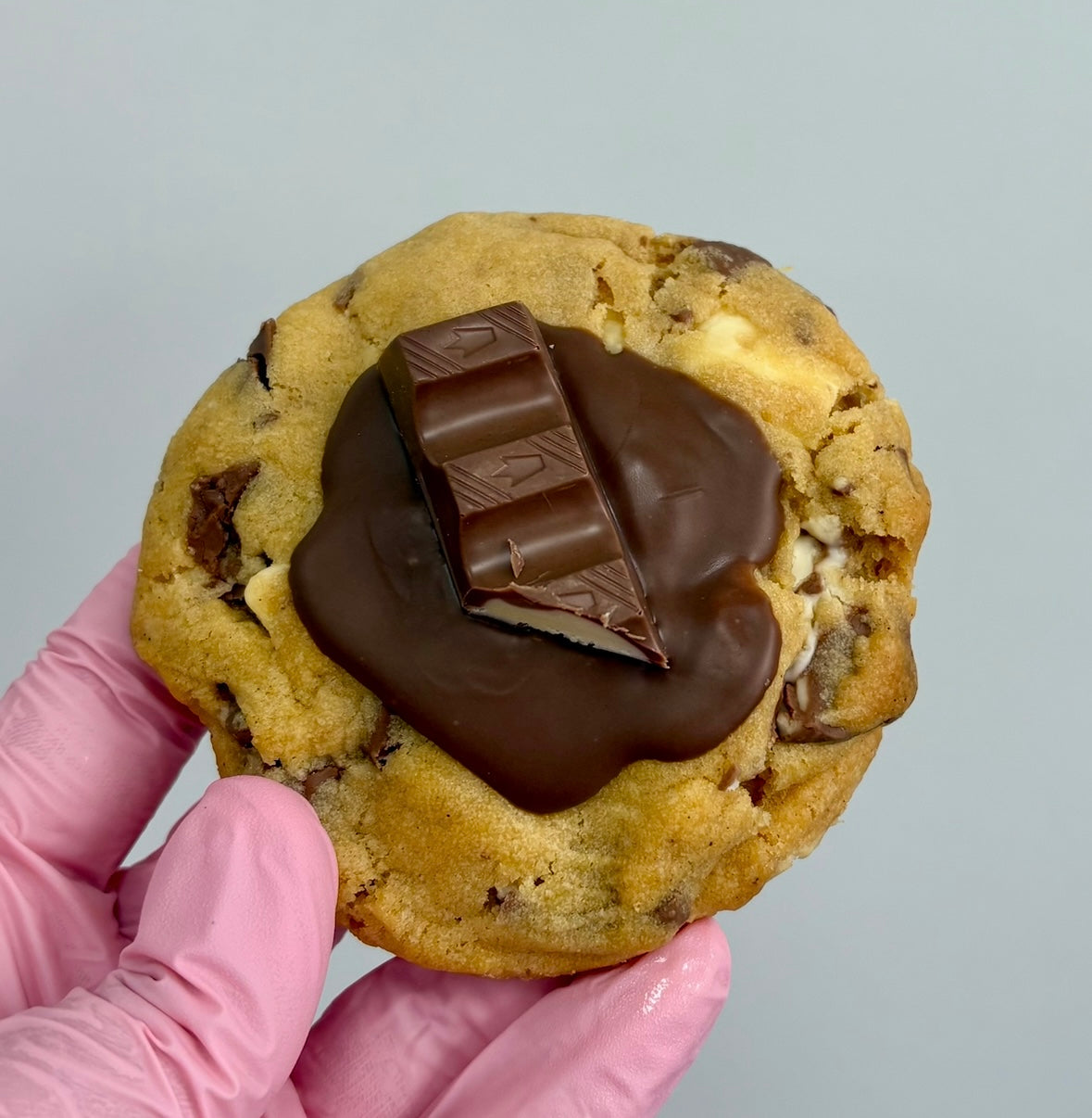Kinder & Nutella Stuffed Chunky Cookie