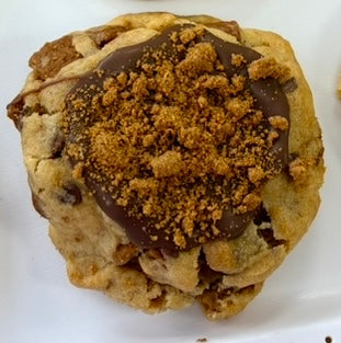 Biscoff Stuffed Chunky Cookie
